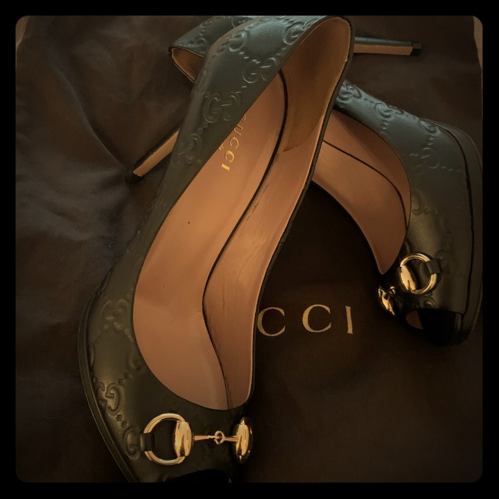 AUTHENTIC GUCCI PUMPS